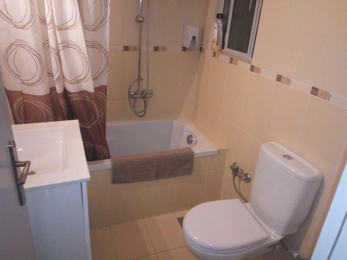Apartment In The Center Of Атина Екстериор снимка