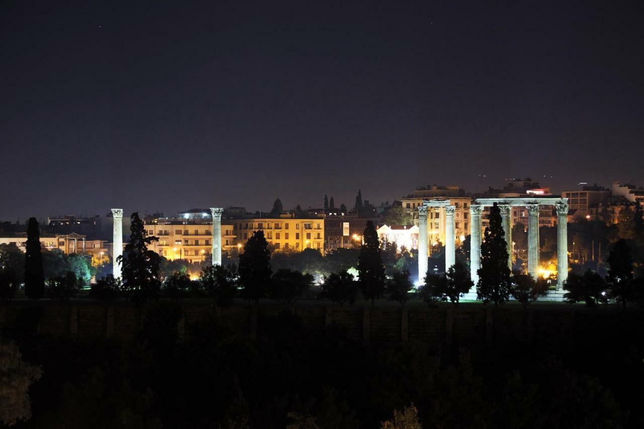 Apartment In The Center Of Атина Екстериор снимка